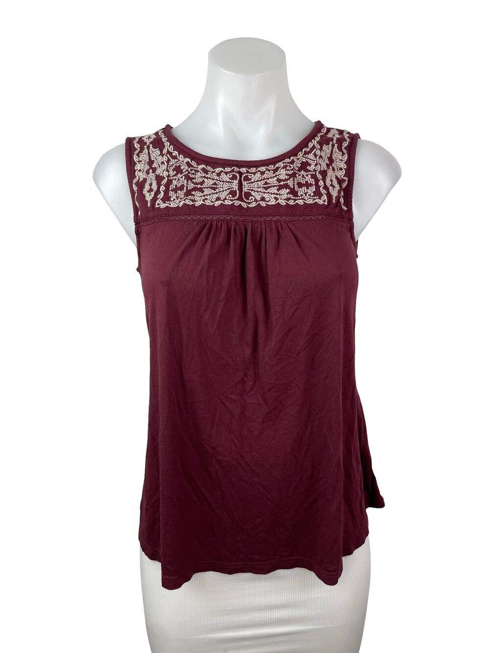 Skies are Blue Women's Red Maroon Embroidered Pleat Cami Tank Blouse Top Size XS